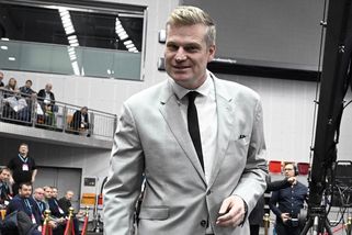 Europoslanec Turek jel po dálnici víc než 200 km/h - Novinky